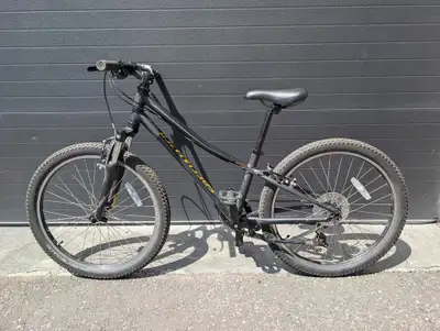 Specialized Hotrock 24" Kids Youth Mountain Bike w Shocks, View more
