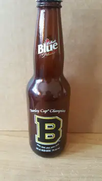 Boston Bruins / Labatt Stanley Cup Etched Bottle With Logo Cap
