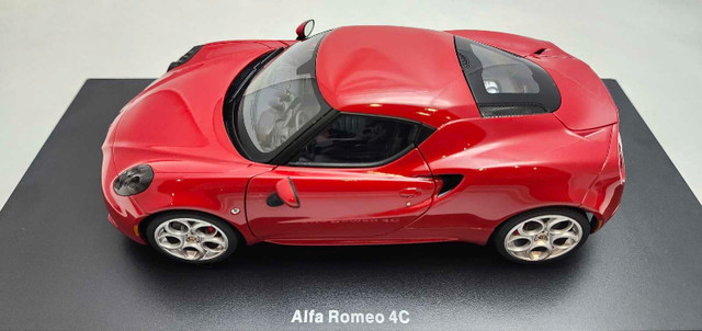 Alfa Romeo 4C Alfa Red 1:18 Diecast Composite Autoart Rare 70189 in Arts & Collectibles in Kawartha Lakes - Image 4