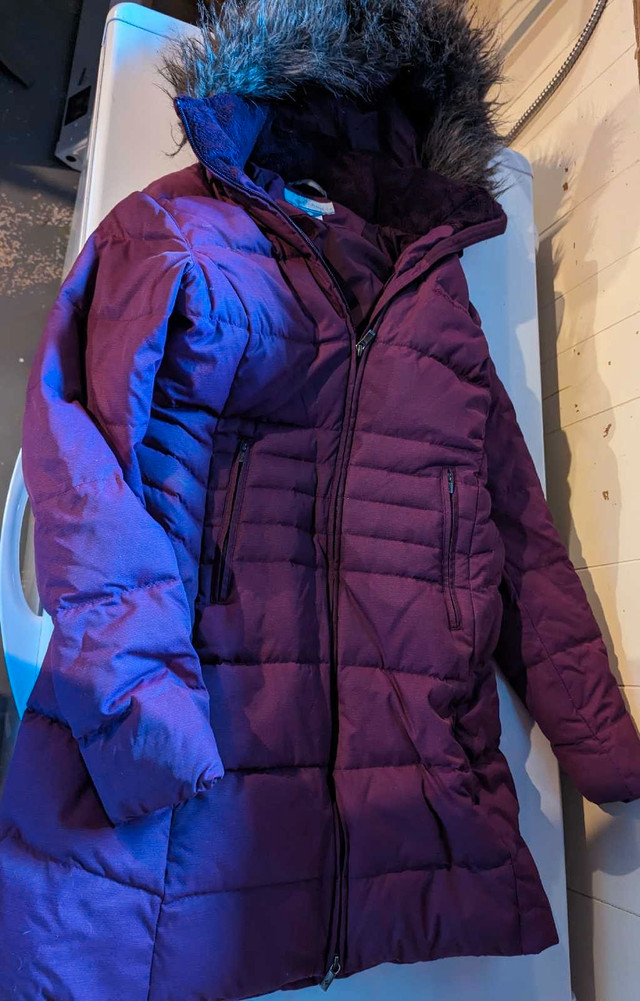 Women's medium Columbia winter jacket in Women's - Tops & Outerwear in Ottawa