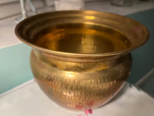 Solid brass container/planter in Home Décor & Accents in Mississauga / Peel Region - Image 2