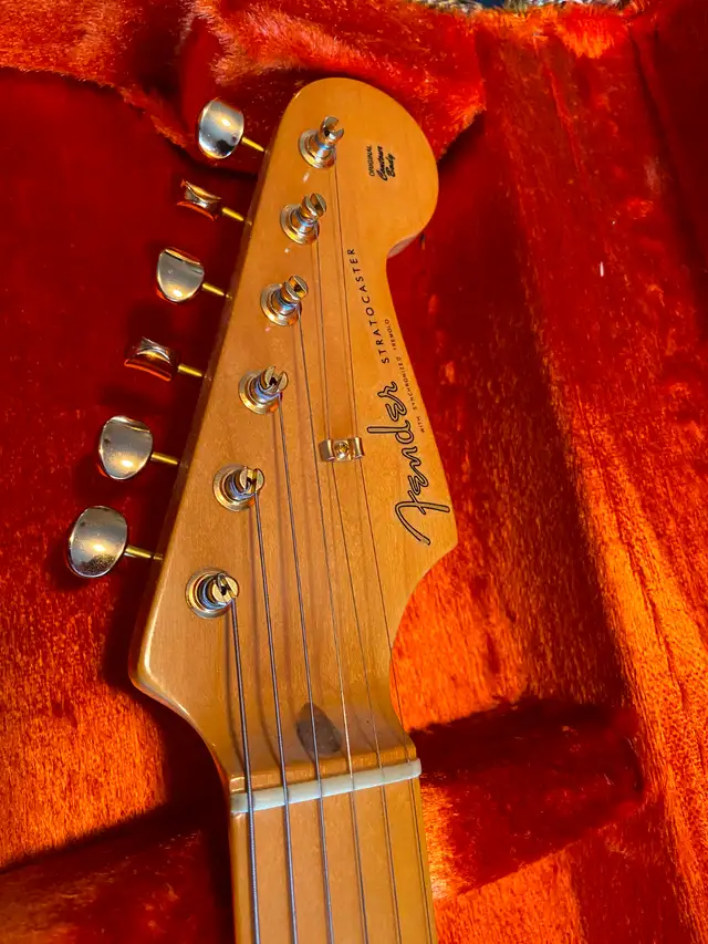 Fender Stratocaster Highly Collectable Reissue 1957 in Guitars in Ottawa - Image 8