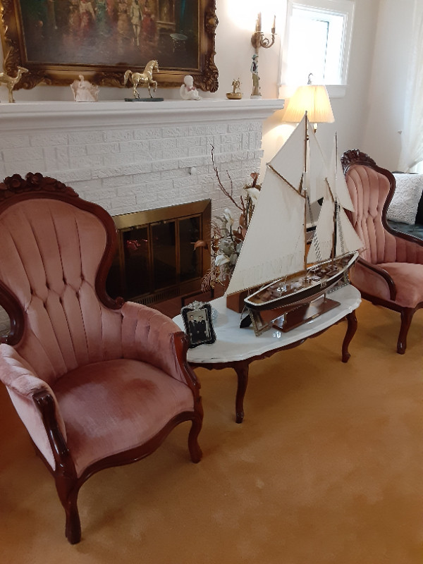 Chairs antique in Chairs & Recliners in Windsor Region