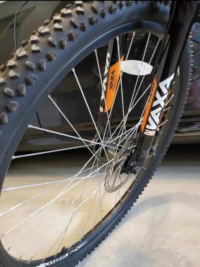 Mountain Bike Bicycle CCM 29er Hardtrail  21 Speed Vaxa in Mountain in Markham / York Region - Image 4