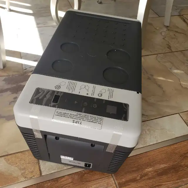 New Refrigerator in box / F40C4TMP 12V/ refrigerator boasts  in Refrigerators in Barrie - Image 7