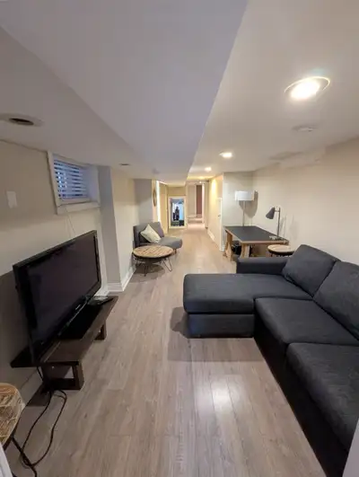 Bright one bedroom apartment in Little Italy. Close to Christie Pits subway, College Street, Ossingt...