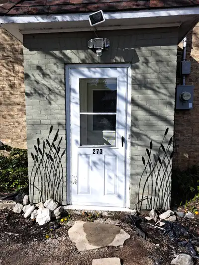 Kincardine, long term furnished 3 bedroom house , 1 bath, newly renovated, fenced yard, use of garag...