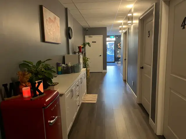 Best Body Massage & Foot Reflexology on Kerr St, Oakville in Massage Services in Oakville / Halton Region - Image 6