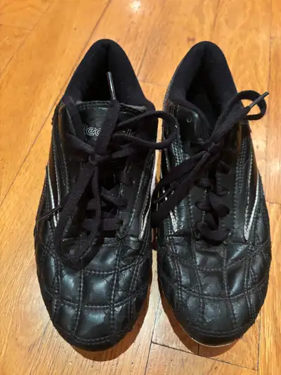 Reebok soccer shoes, size 5, used, View more