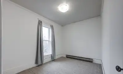 Room - Shared Apartment