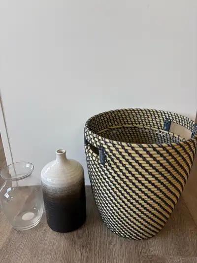 Perfect for home decor accents! -Ikea plant pot /used in excellent condition like new . See picture...