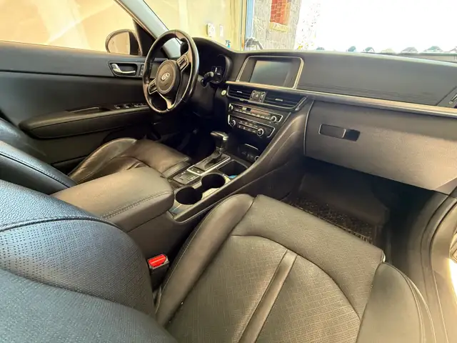97000km, Kia Optima EX 2016, No Issue