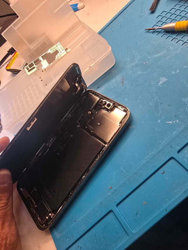 Repair laptop & mobile in Programmers & Computer in Markham / York Region - Image 4