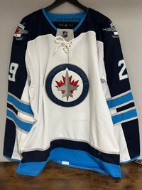 NEW Men’s Winnipeg Jets jersey (see pictures for measurements
