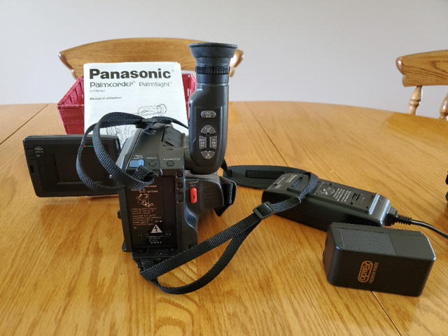 Panasonic Palmcorder Palmsight in Cameras & Camcorders in Thunder Bay - Image 4