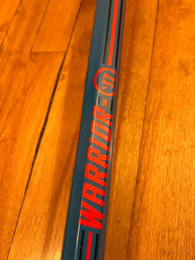 Deux bâtons de crosse de marque Warrior EVO Next 40 pouces in Lacrosse in City of Montréal - Image 3