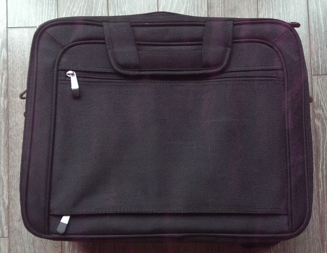 DELL - Sac à main pour Ordinateur Portable / Laptop handbag dans Autre  à Ville de Montréal - Image 3