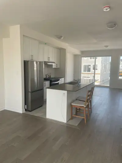 Full of Sun Light! East/North/West Exposure, end unit Townhouse In The Heart Of Georgian Sand Wasaga...