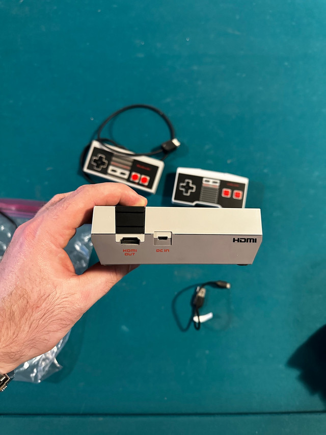 Nintendo Entertainment System NES Classic Edition in Older Generation in Saskatoon - Image 3