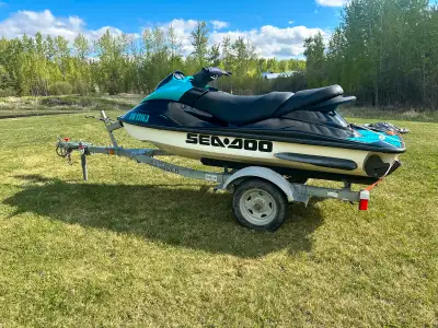 Selling my 2004 seadoo gti 3 seater seadoo Custom paint and hydro turf looks good. New battery Re do...
