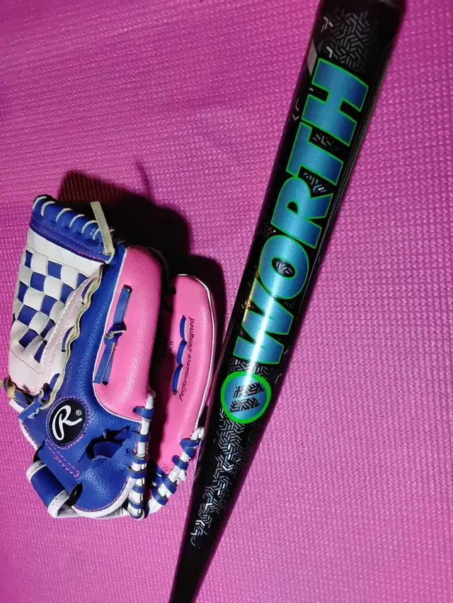 Worth Bat & Rawlings Glove in Baseball & Softball in City of Toronto - Image 4