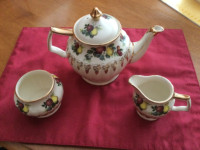 Tea Set with 1 Teapot, 1 Sugar Bowl and 1 Creamer
