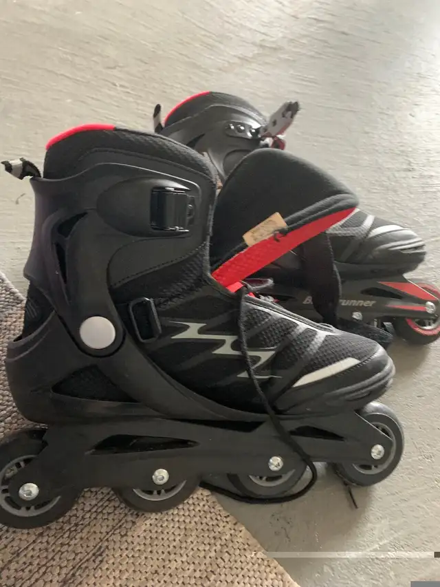 Boys roller skates in Skates & Blades in Mississauga / Peel Region - Image 4