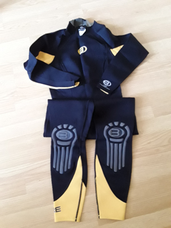 Bare Womens 1mm Sport Full Wetsuit  Size 14 in Water Sports in Hamilton