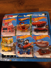 Hot Wheels Character Cars Disney,Batman,Flintstones,Bond,Mario