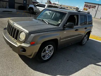 2007 Jeep Patriot 4 x 4 North Edition SUV 2.4L 4 Cylinder Engine Runs and Drives Good Battery will n...