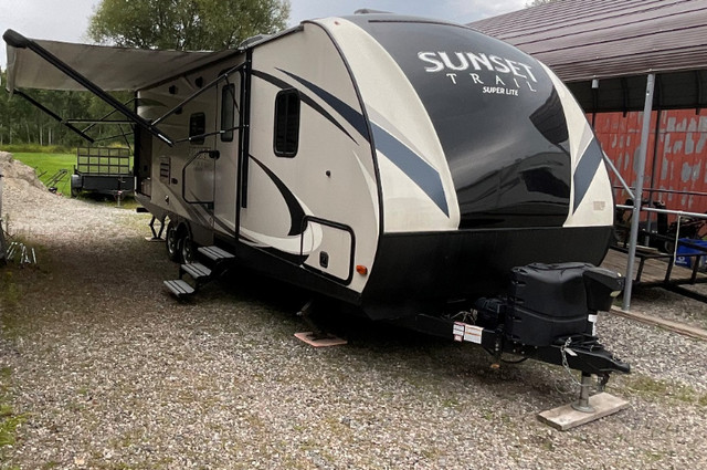 2018 CROSSROADS SUNSET TRAIL SUPER LITE 254RB in Travel Trailers & Campers in Sault Ste. Marie