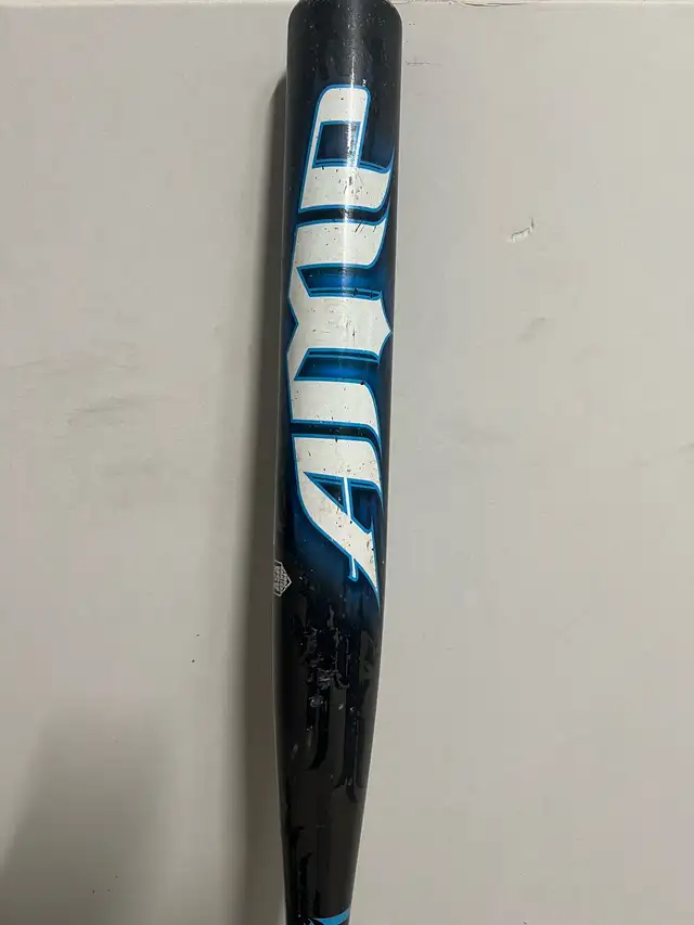 34” 28oz AMP Softball Bat in Baseball & Softball in Mississauga / Peel Region - Image 2