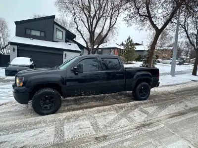 2011 gmc sierra 1500 crew cab 2” leveling kit 2” rear blocks Tint Winter tires Black rims 2” wheel s...