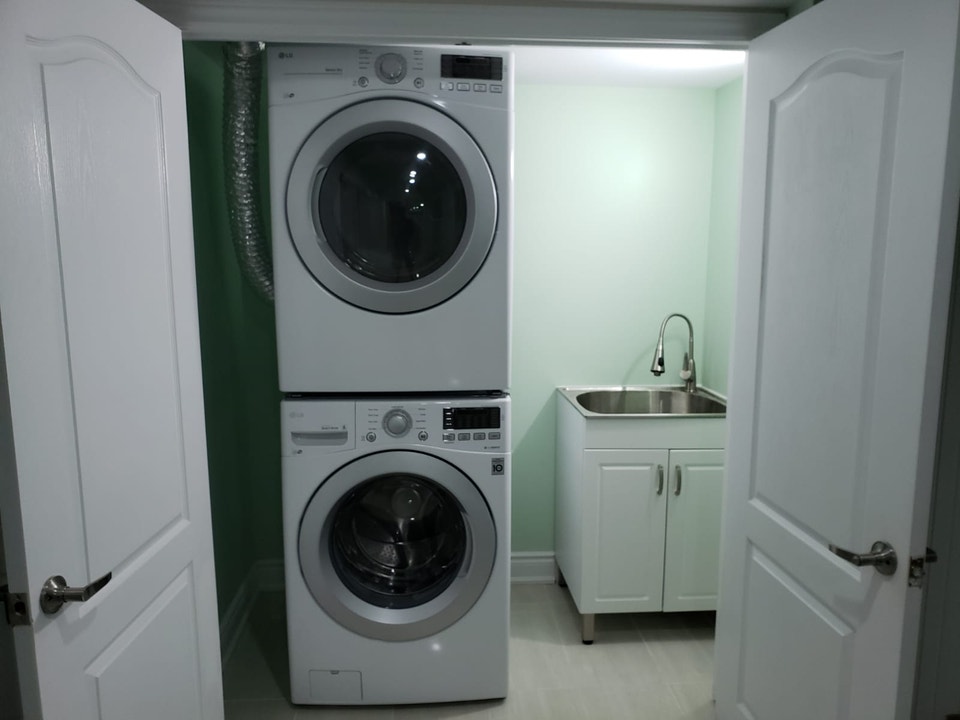 Large LEGAL Luxurious 2 BEDROOM basement for rent 5