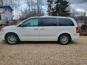 2010 Chrysler Town & Country Loaded