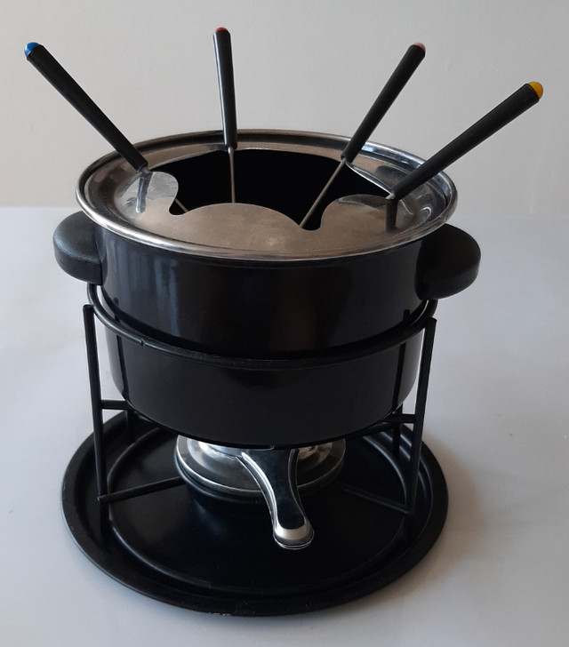 Black Metal Fondue Set (non-stick\teflon).Chocolate\Cheese fondu in Kitchen & Dining Wares in City of Toronto