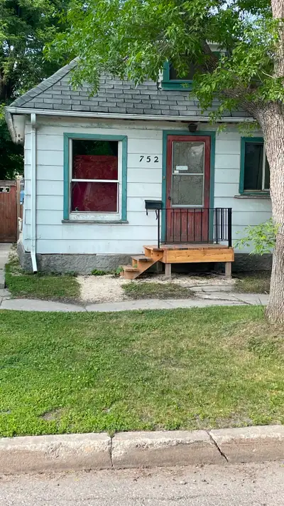 752 Pritchard Ave. Owner selling. 3 bedrooms, 2 on the main 1 upstairs. Partial cement, basement, up...