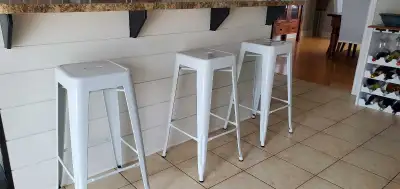 White powder coated metal stools Bar height Great for indoors or outdoors. Compare with $50-75 each...