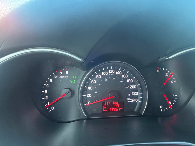 KIA Sorento LX V6 2014 (with GVC warranty till Feb 2026). dans Autos et camions  à Ville de Montréal - Image 4