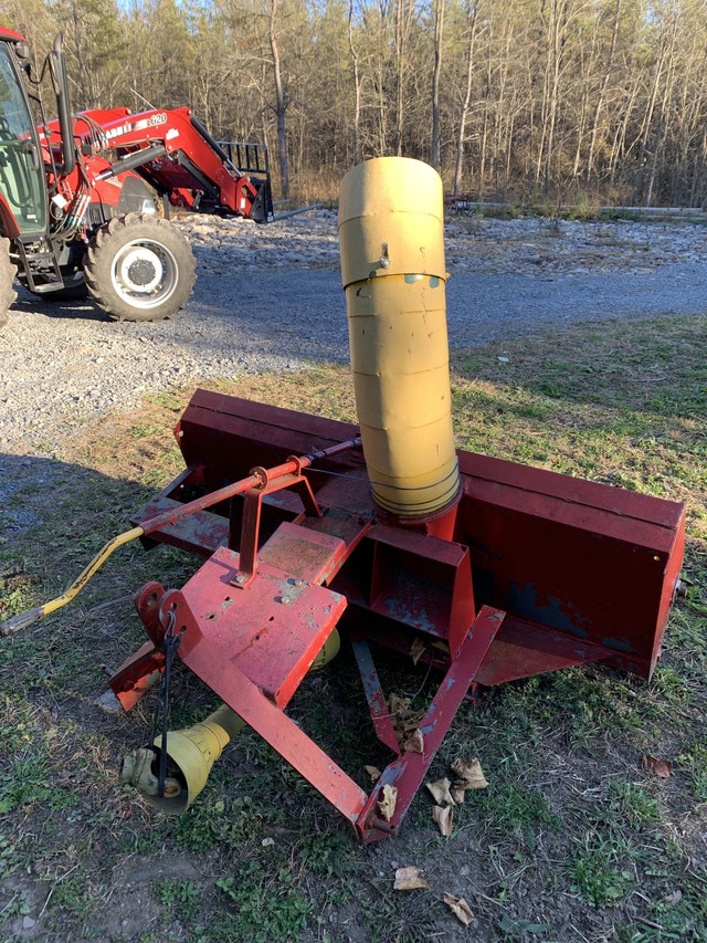 McKee snowblower 72” Snowblowers Ottawa Kijiji