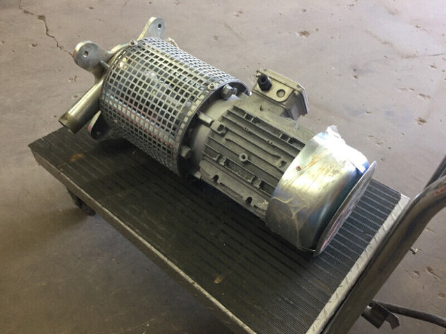 Pompe Électrique neuve Fonctionne sur le 400V ou 480V Pump Motor dans Autres équipements commerciaux et industriels  à Laval/Rive Nord - Image 3