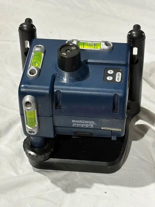 Mastercraft Hawkeye Laser Level Kit with Tripod & Case in Hand Tools in Oakville / Halton Region - Image 8