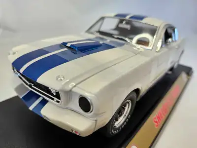 Rare BNIB Item No. DC350R1 Carroll Shelby Official Licensed Product 1:18 Diecast Shelby Collectibles...