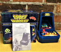 2005 SPACE INVADERS MINI ARCADE TABLETOP GAME MODEL 402-A EXCAL