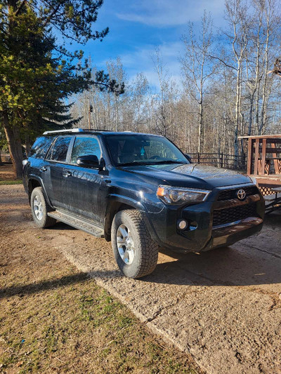 2015 toyota 4runner *reduced price