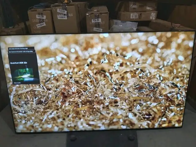 Samsung 75-inch Neo QLED 4K Smart TV, #QN in TVs in City of Toronto - Image 4