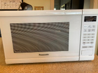 Panasonic MidSize Inverter Microwave 12.25"H x 20.69"W x 15.81"D