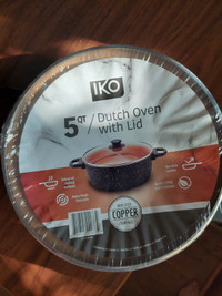 BRAND NEW DUTCH OVEN with LID