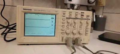 oscilloscope tektronix tds 210, View more
