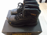 Man's size 10, cat work boots. New in a box